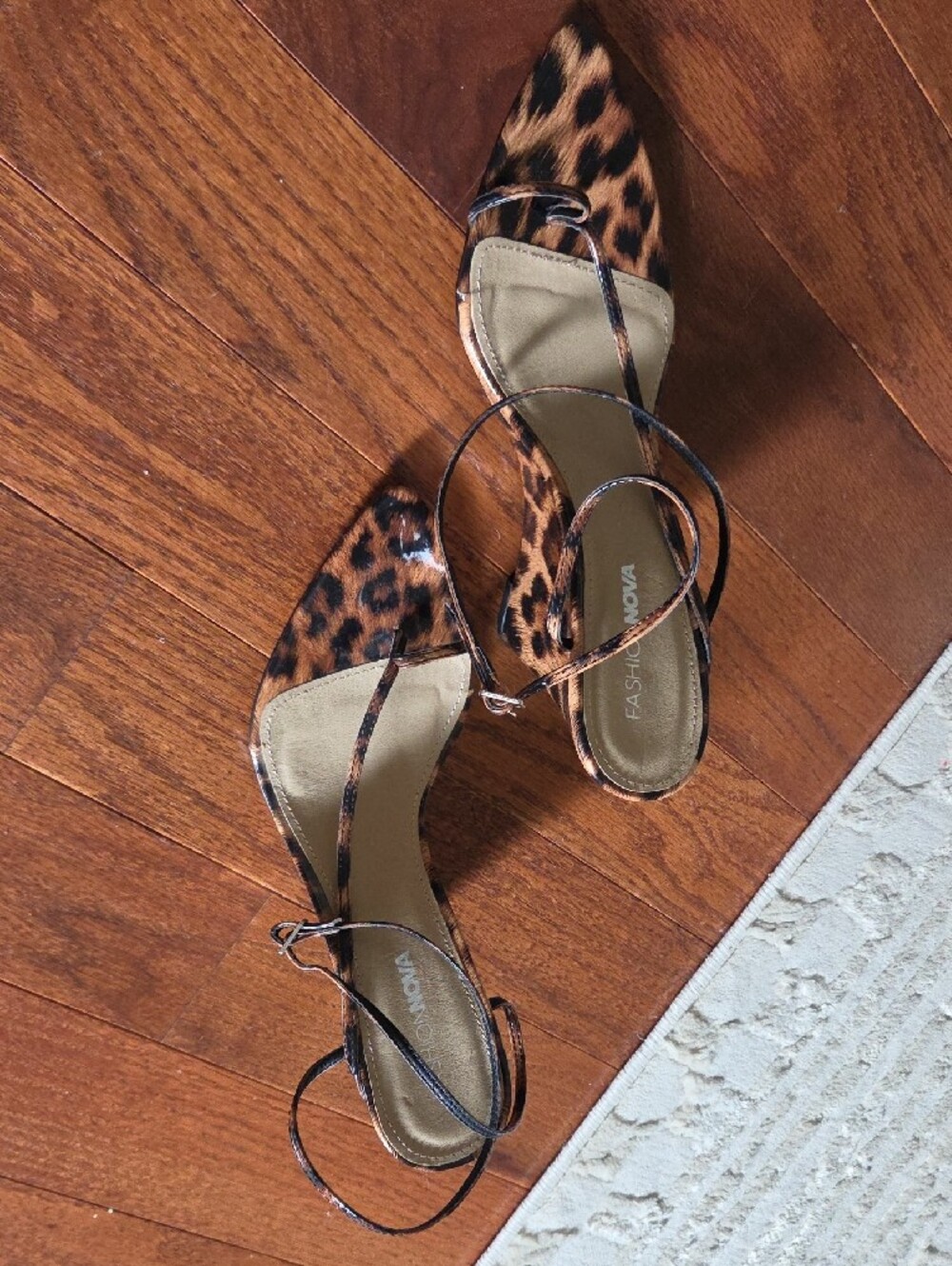 Fashion Nova Leopard-Print Strappy Wedge Heels - Brown/Black Fit Like a Sz 8 - Picture 2 of 9